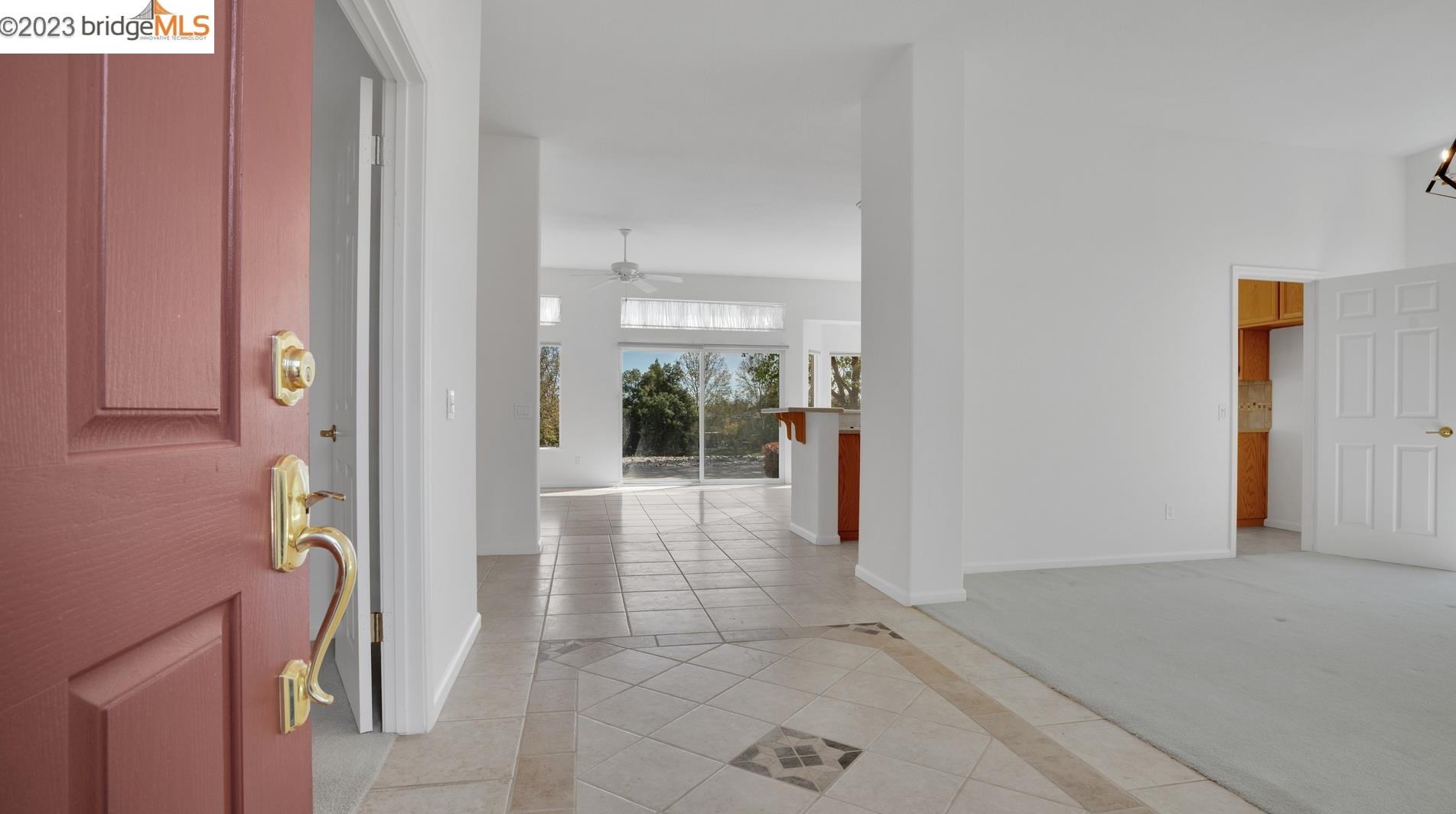 570 Central Park Pl, Los Angeles CA  94513-6032 exterior