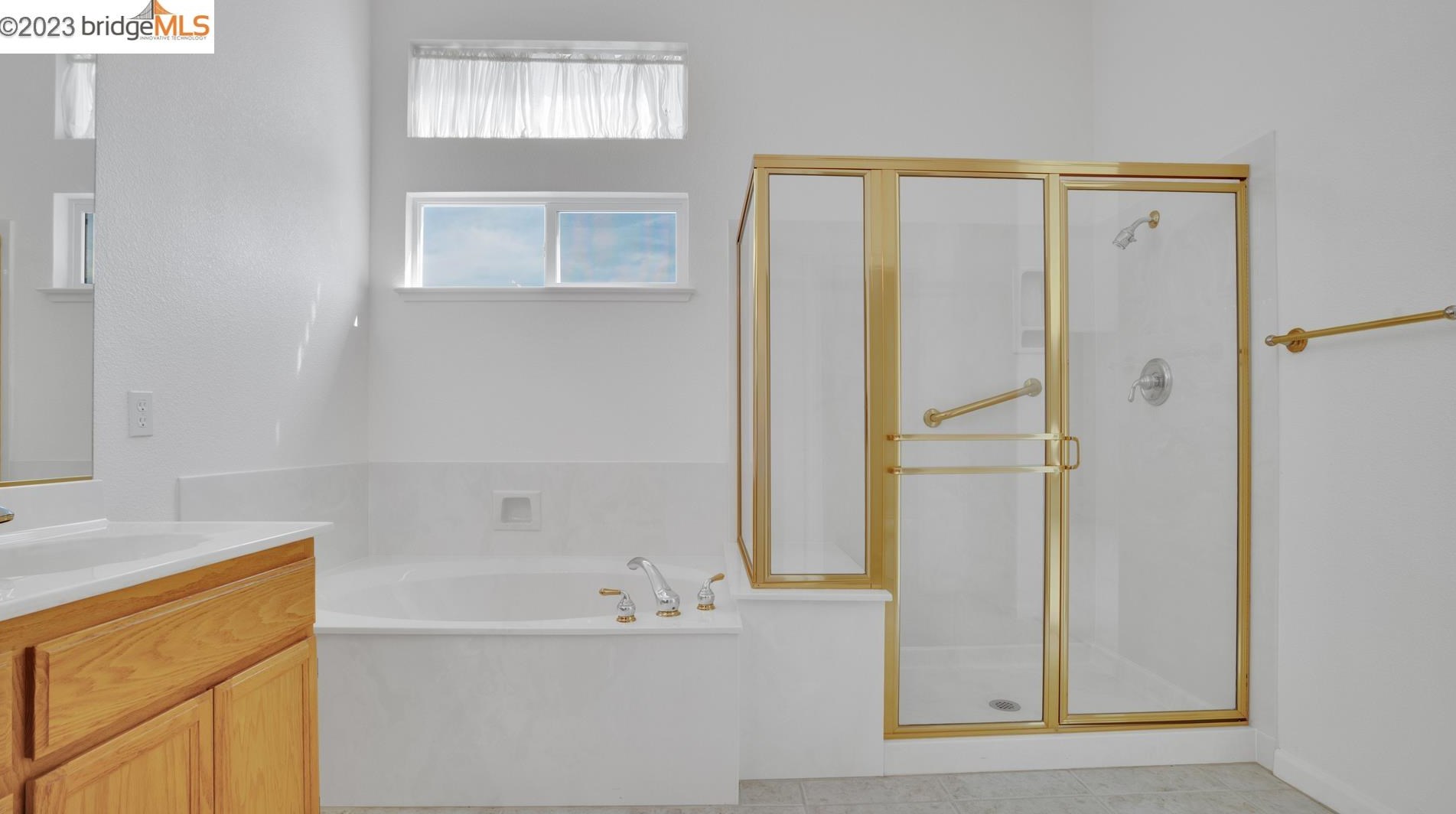 570 Central Park Pl, Los Angeles CA  94513-6032 exterior