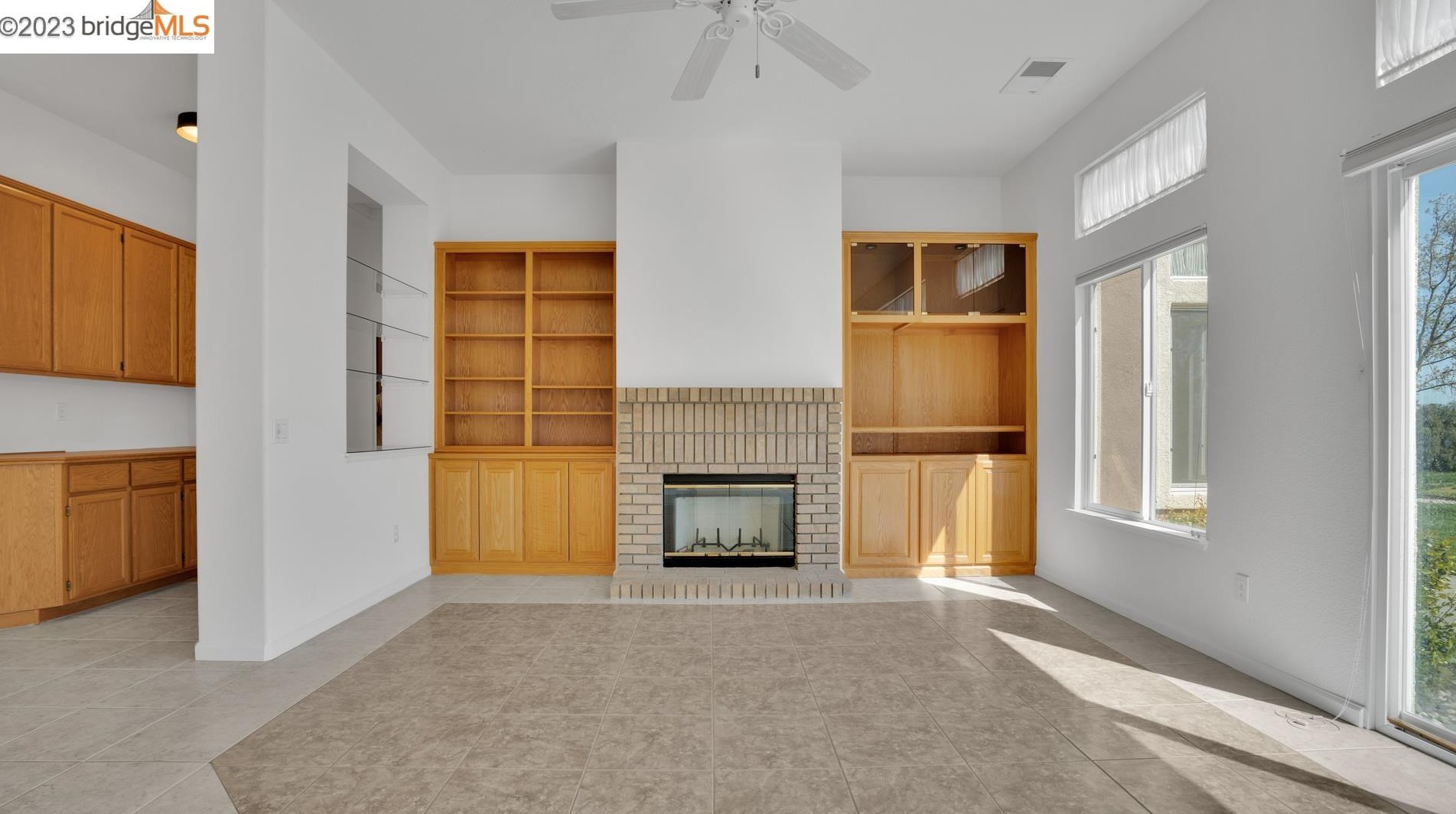 570 Central Park Pl, Los Angeles CA  94513-6032 exterior