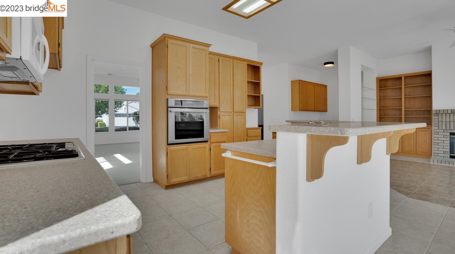 570 Central Park Pl, Los Angeles CA  94513-6032 exterior