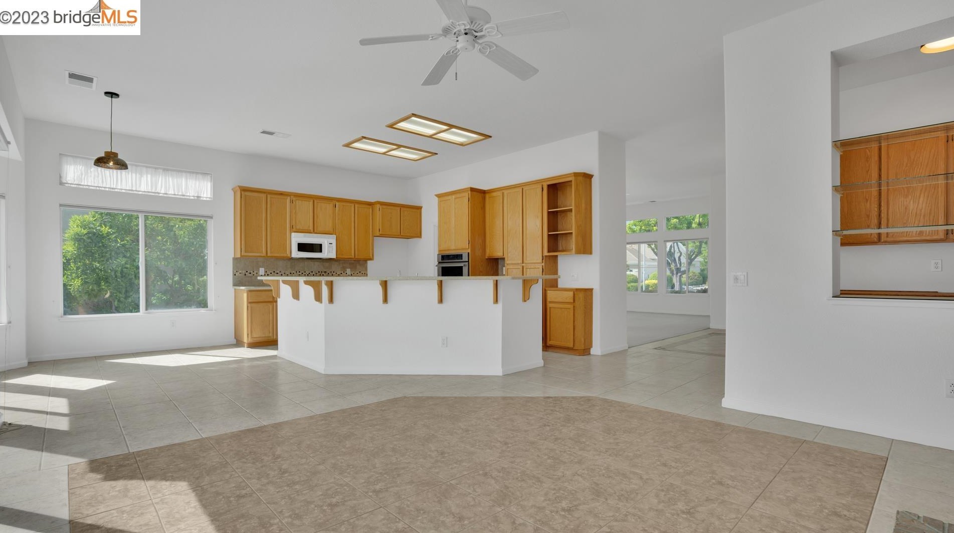 570 Central Park Pl, Los Angeles CA  94513-6032 exterior