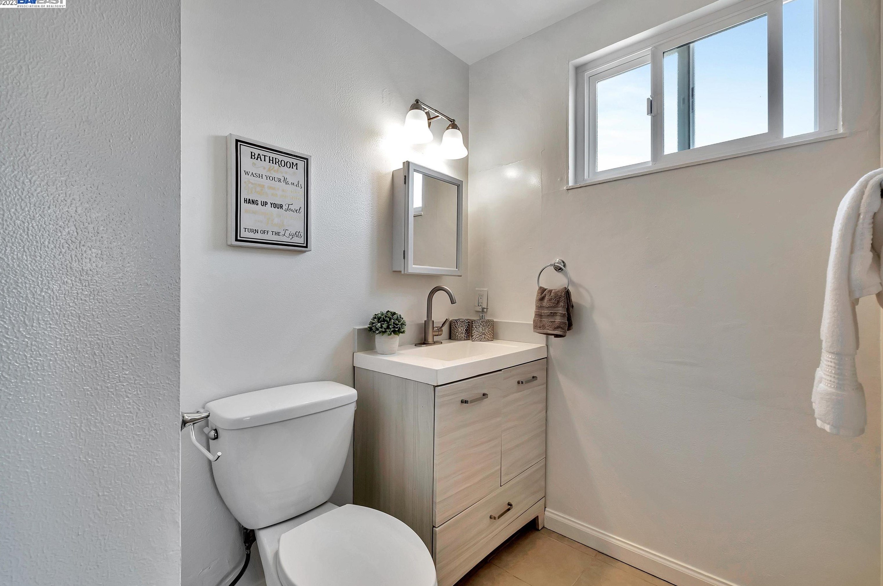 32472 Deborah Dr, Union City CA  94587-5007 exterior