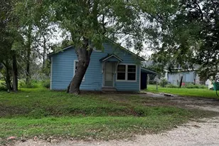 607-611 10th St, Palacios, TX 77465 - Photo 3