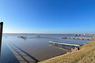 82 Trout St, Palacios, TX 77465 - Photo 17