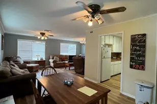 82 Trout St, Palacios, TX 77465 - Photo 3