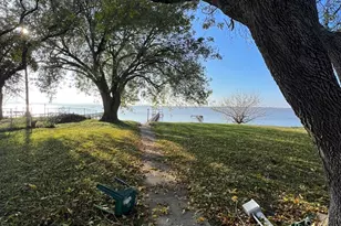 82 Trout St, Palacios, TX 77465 - Photo 13