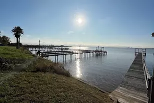 82 Trout St, Palacios, TX 77465 - Photo 15