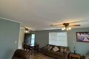 82 Trout St, Palacios, TX 77465 - Photo 5