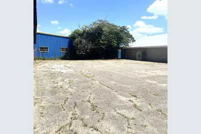 1410 Ave F, Bay City, TX 77414 - Photo 5