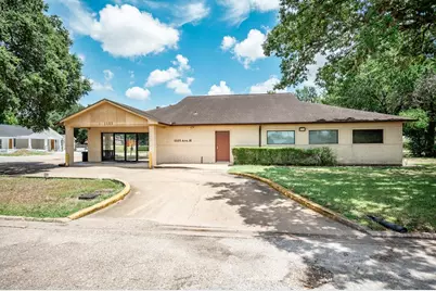 1105 Avenue H, Bay City, TX 77414 - Photo 1