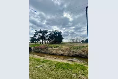 185 8th St. N, Van Vleck, TX 77482 - Photo 1