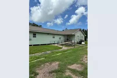 Reduced 200 Commerce Ave, Palacios, TX 77465 - Photo 1