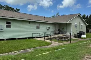 Reduced 200 Commerce Ave, Palacios, TX 77465 - Photo 1