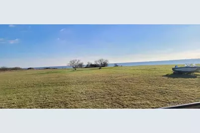 510 Porpoise, Palacios, TX 77465 - Photo 3