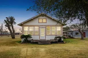 422 Caney, Matagorda, TX 77457 - Photo 5