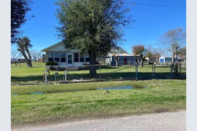 422 Caney, Matagorda, TX 77457 - Photo 3