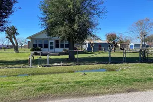 422 Caney, Matagorda, TX 77457 - Photo 3