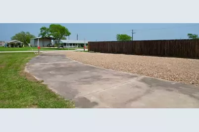 531 Burton, Matagorda, TX 77457 - Photo 9