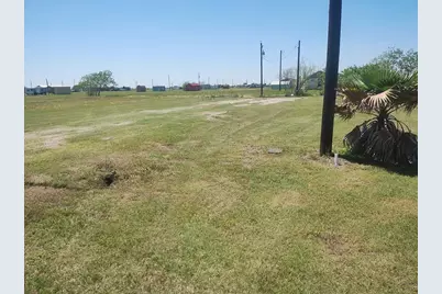292 Haddock, Palacios, TX 77465 - Photo 1