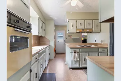 1710 Longhorn, Bay City, TX 77414 - Photo 9