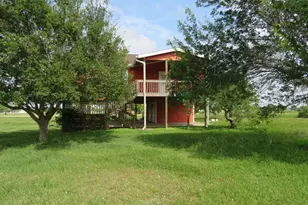 205 Buckskin, Palacios, TX 77465 - Photo 3