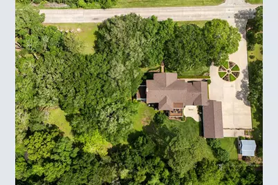 1920 Marguerite St, Bay City, TX 77414 - Photo 39