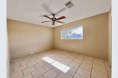 3021 Sycamore Ave Apt 10, Bay City, TX 77414 - Photo 5