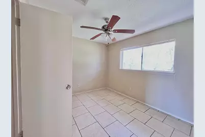 3021 Sycamore Ave Apt 10, Bay City, TX 77414 - Photo 7