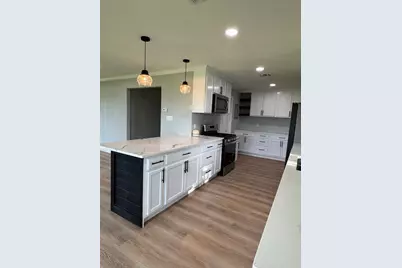 207 Henderson, Palacios, TX 77465 - Photo 25