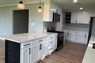 207 Henderson, Palacios, TX 77465 - Photo 25