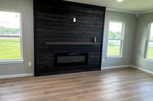 207 Henderson, Palacios, TX 77465 - Photo 21