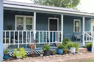 312 Magnusson, Palacios, TX 77465 - Photo 5