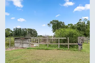 21126 Hwy 111, Louise, TX 77455 - Photo 17
