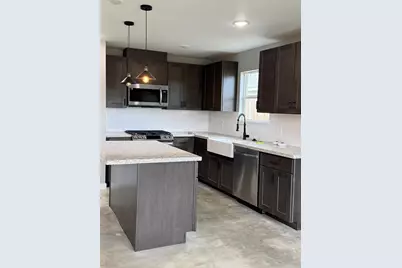 806 Flycatcher Dr, Palacios, TX 77465 - Photo 11