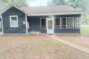 2824 5th St, Bay City, TX 77414 - Photo 1