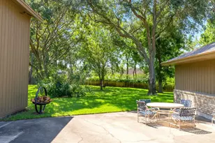 2624 Oak Dr, Bay City, TX 77414 - Photo 11