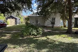 319 Morton, Palacios, TX 77465 - Photo 1