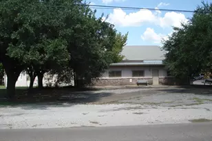 1912 Avenue I, Bay City, TX 77414 - Photo 1