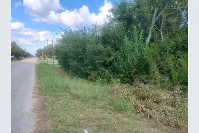 707 Ritchie, Palacios, TX 77465 - Photo 5