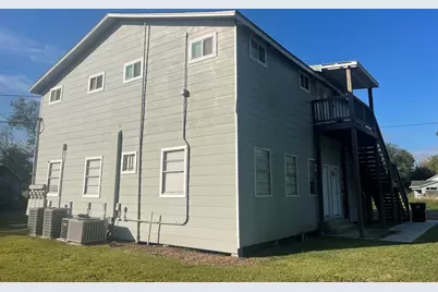 2101 Merlin, Bay City, TX 77414 - Photo 3