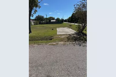 201 Beecher, Palacios, TX 77465 - Photo 3