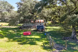 979 N Fm 647 Rd, Louise, TX 77455 - Photo 19