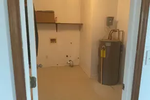 625 Lakeview Dr, Markham, TX 77414 - Photo 7