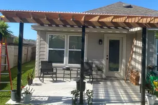 1410 Red Hills Dr, Rosharon, TX 77583 - Photo 3