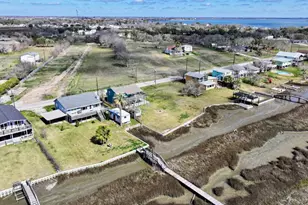 401 E Bayshore Dr, Palacios, TX 77465 - Photo 39