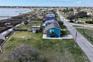 401 E Bayshore Dr, Palacios, TX 77465 - Photo 35