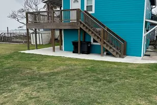 401 E Bayshore Dr, Palacios, TX 77465 - Photo 3