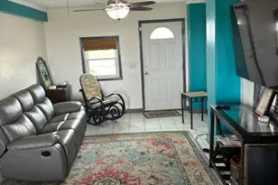 401 E Bayshore Dr, Palacios, TX 77465 - Photo 5