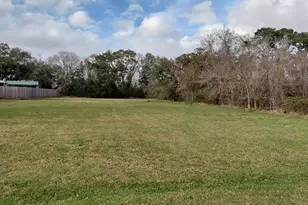 000 Hoelewyn St, Angleton, TX 77515 - Photo 1