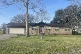 481 1st St, Van Vleck, TX 77482 - Photo 1